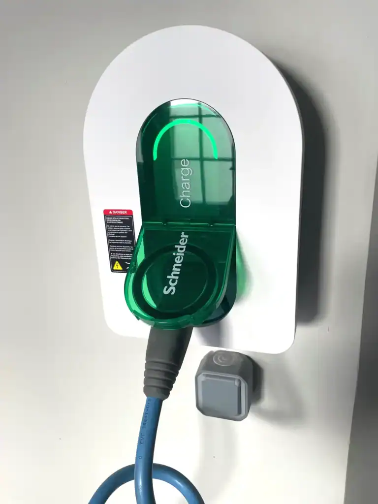 Borne de recharge au clos sainte geneviève