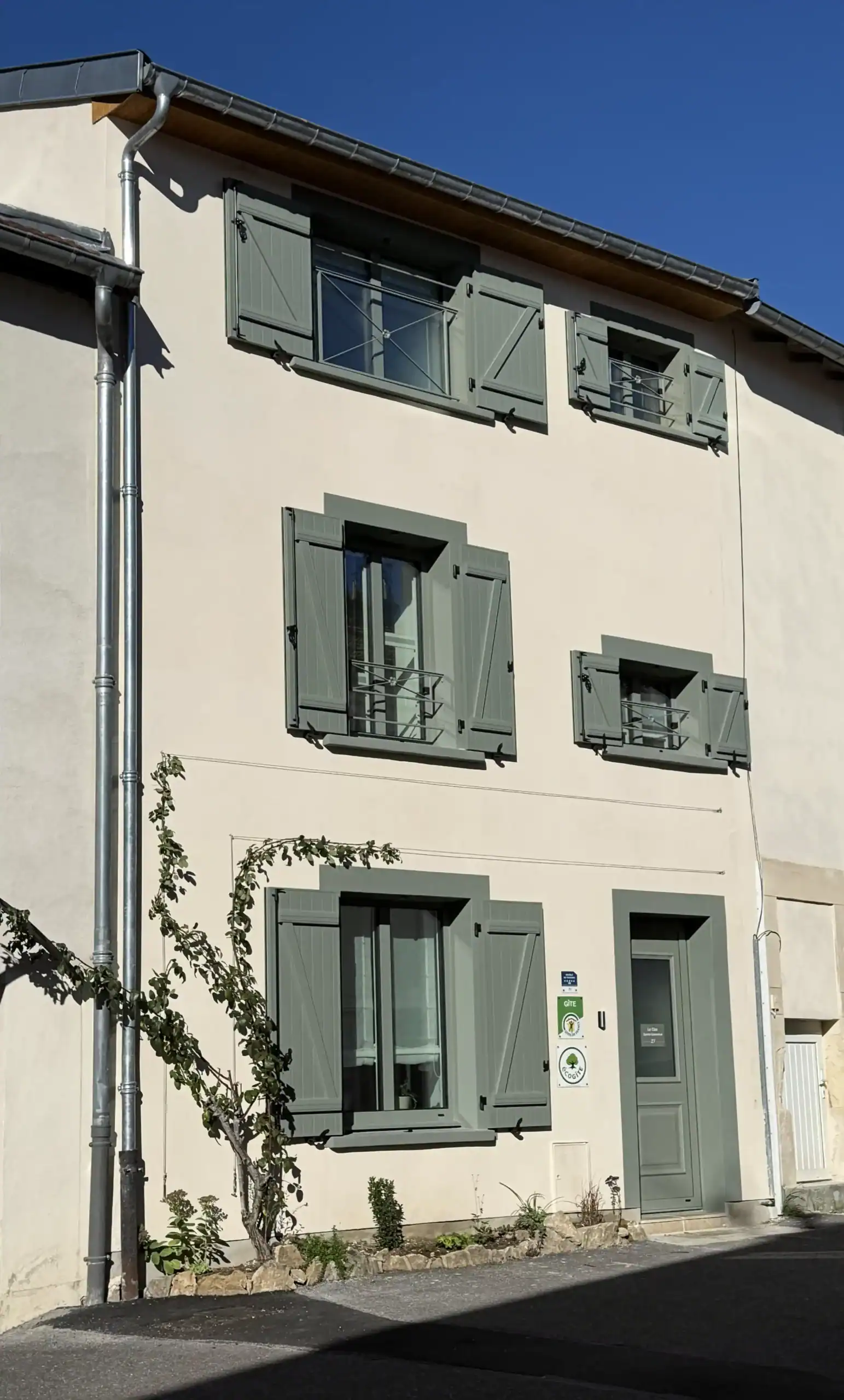 Façade du Clos Sainte Geneviève à Dommartemont